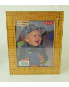 Maple Landmark Photo Frame – Train Tracks